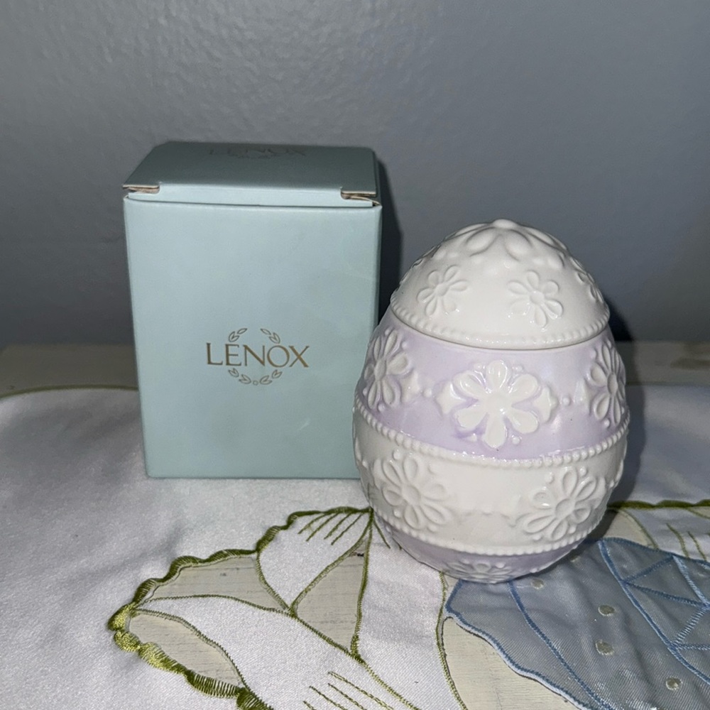Lenox Easter Candle, Lilac